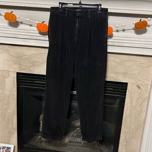 - 🌼 men’s size 33x32 Dockers cuffed, and pleaded